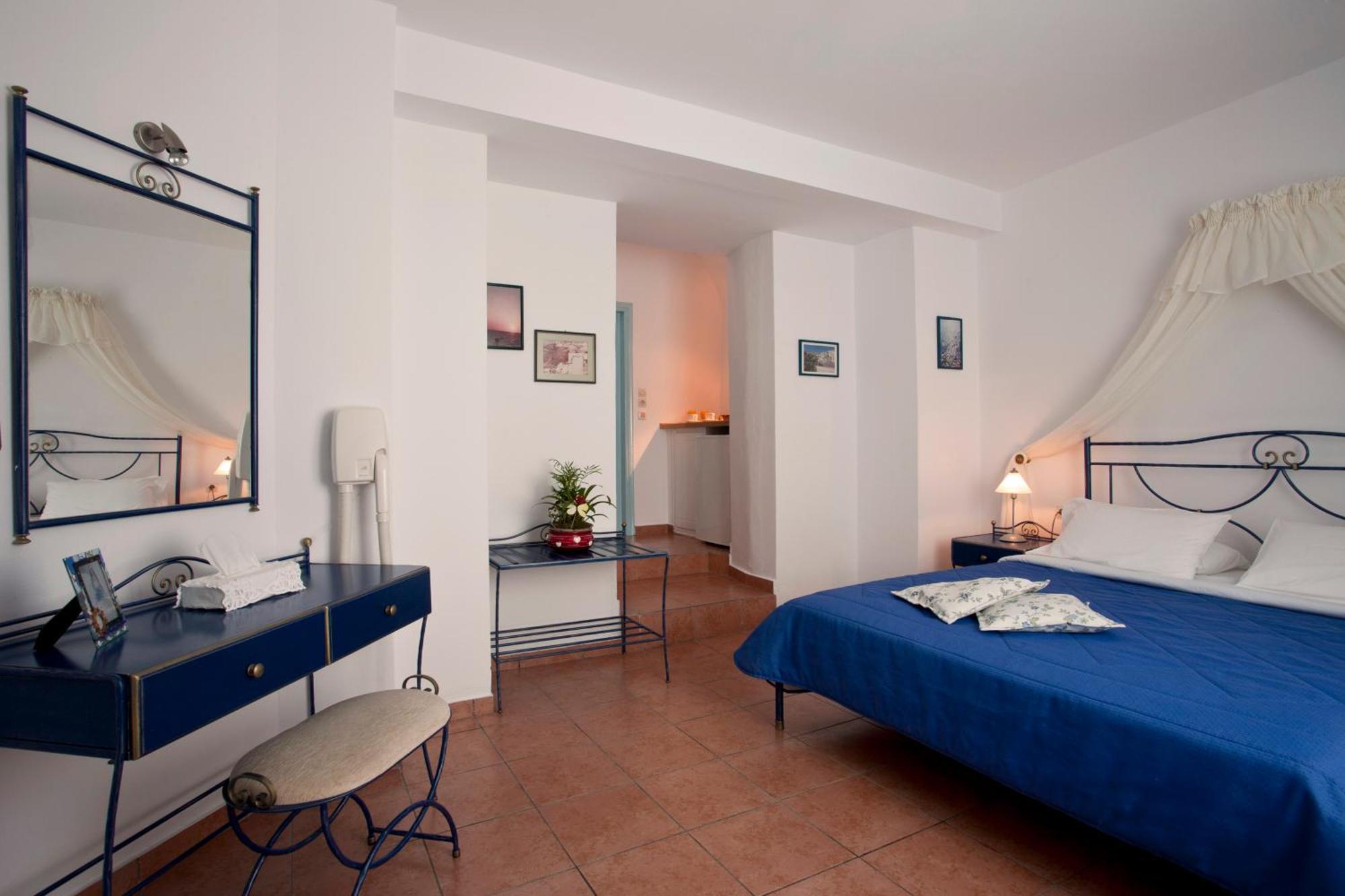 Kastro Suites Тира Номер фото